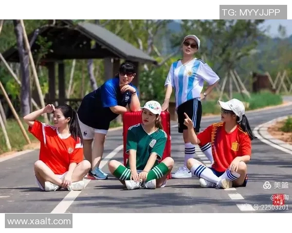 足球明星亲临现场与女粉丝互动分享足球梦想与生活点滴 足球明星亲临现场与女粉丝互动分享足球梦想与生活点滴