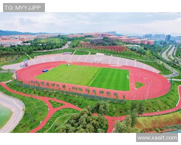 唐禄中学热烈欢迎足球明星莅临校园与师生互动共庆体育精神